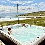 Jacuzzi, Fjord View & Northern Lights - Close To & North Cape Ferienhaus *