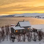 Сasa de vacaciones Jacuzzi, Fjord View & Northern Lights - Close To & North Cape *