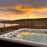 Jacuzzi, Fjord View & Northern Lights - Close To & North Cape *
