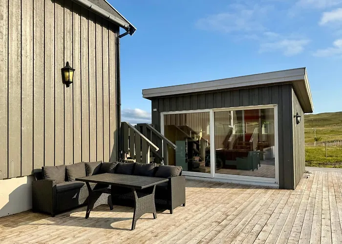 Semesterbostad Jacuzzi, Fjord View & Northern Lights - Close To & North Cape Hammerfest