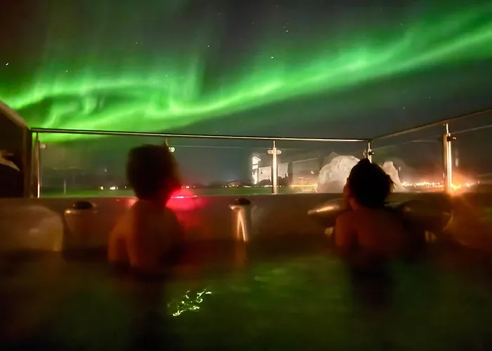 Jacuzzi, Fjord View & Northern Lights - Close To & North Cape Semesterbostad Hammerfest