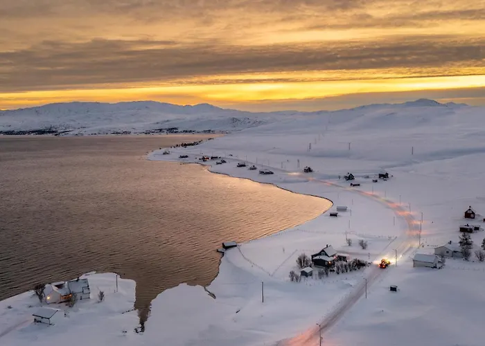 Jacuzzi, Fjord View & Northern Lights - Close To & North Cape