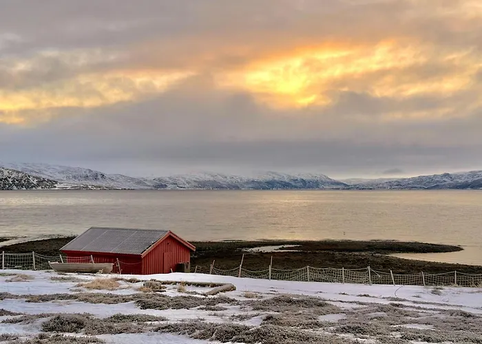 Jacuzzi, Fjord View & Northern Lights - Close To & North Cape Semesterbostad *