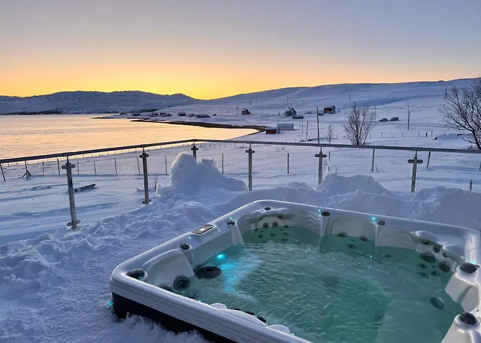 Jacuzzi, Fjord View & Northern Lights - Close To & North Cape Semesterbostad *