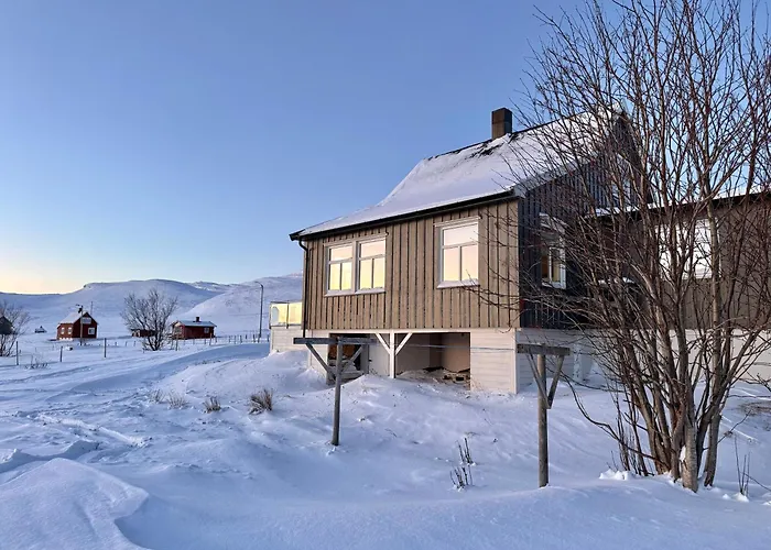 Jacuzzi, Fjord View & Northern Lights - Close To & North Cape Semesterbostad Hammerfest
