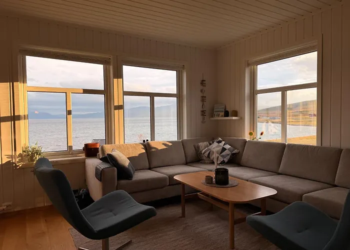Jacuzzi, Fjord View & Northern Lights - Close To & North Cape
